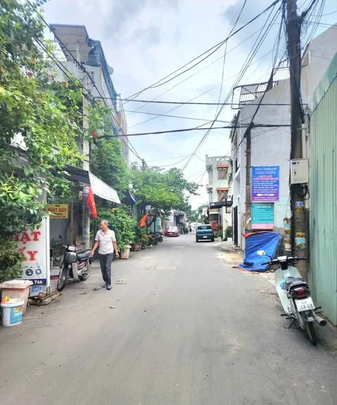 BÁN DÃY TRỌ KIỆT 82 NGUYỄN LƯƠNG BẰNG .