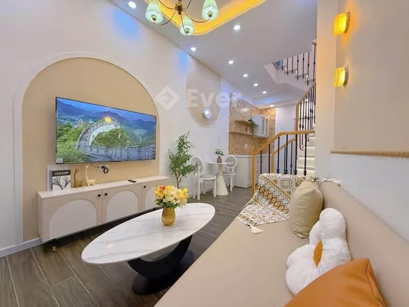 Nhà 2 tầng ngay trung tâm Thành Phố, kiệt Hoàng Hoa Thám, kiệt rộng 4m