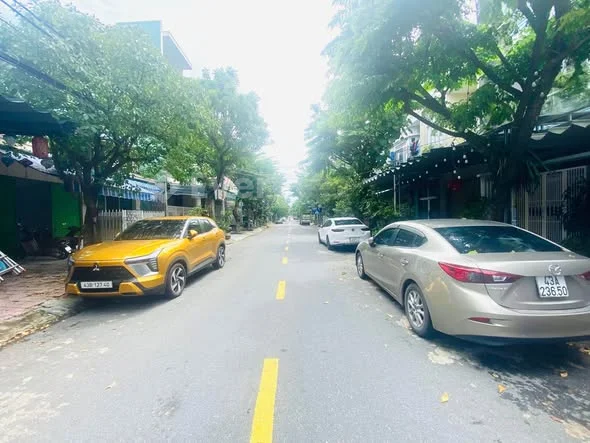 - Nhà 2 tầng MT 7,5m Lý Triện._ Diện tích : 82m2 _ Đường 7,5m lề 4,5m rộng rãi