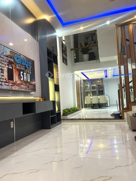 bán nhà 3 tầng mái thái Vũ Quỳnh, vị trí sát biển Nguyễn Tất Thành