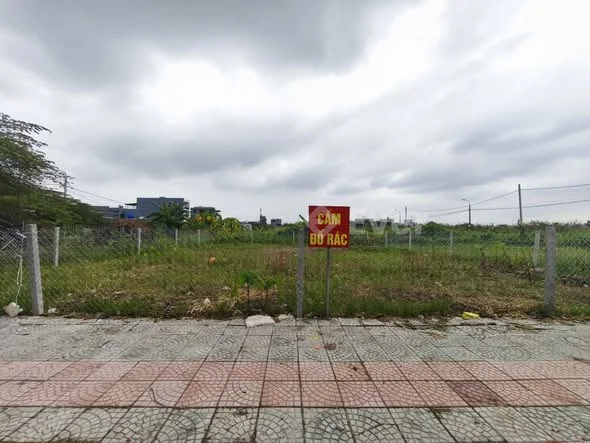 Diện tích: 97,5m2/lô Ngang 20 x 19,5m Hướng tây Đường 5,5m - vĩa hè 3m