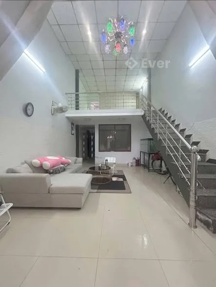 Nhà gác đúc kiên cố – cải tạo chuẩn đẹp• 2 phòng ngủ cải tạo thành 3 phòng rộng rãi