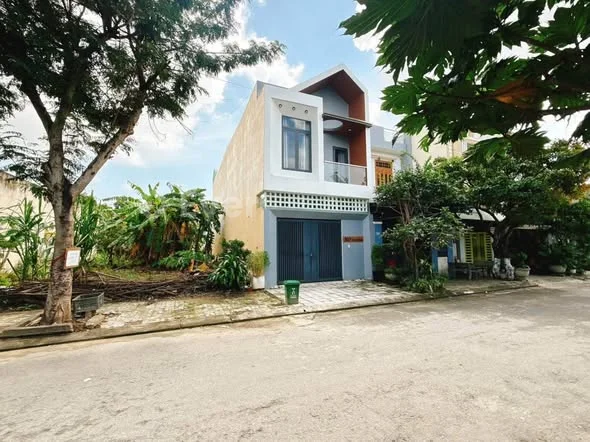 BÁN LÔ ĐẤT SẠCH ĐẸP - ĐƯỜNG PHÙ ĐỔNG - HƯỚNG TÂY, LÊN SỐ NHÀ 305