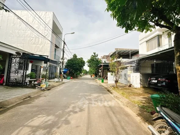 Đường 5m5 Nguyễn Hàm Ninh lên sn 68 siêu đẹp- dtd 100m2, hướng Nam