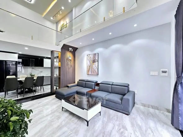 Chính chủ cần bán nhà mê lửng đúc như 2 tầng 𝐋𝐞̂ Đ𝐨̣̂ (kiệt 142 )