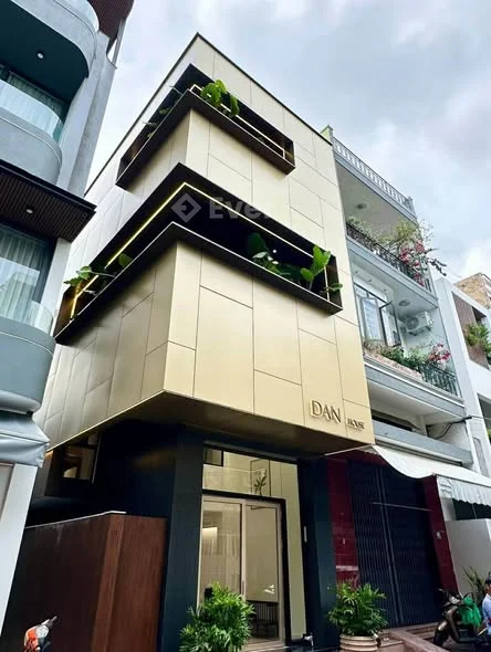 Nhà 3 tầng mặt tiền Tống Phước Phổ, ngay sát 2/9, khu công viên tượng đài