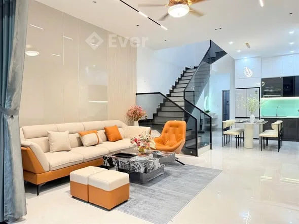 Bán Nhà 3 Tầng Đẹp Full Nội Thất MT Khu Hòa Minh đối Diện Cổng bến xe trung tâm Đà Nẵng