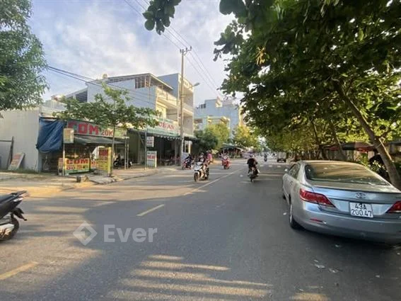 Cặp Đất MT Đường 10m5 Hoàng Trung thông Ra Hoàng Thị Loan 50m