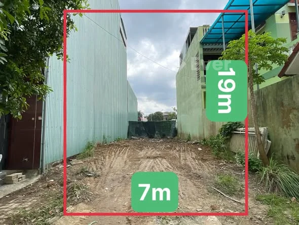 Cần bán lô đất Siêu Phẩm đường Hàm Trung 4. Diện tích: 133mv ( Ngang 7mv dài 19m) Đường nhựa 5m