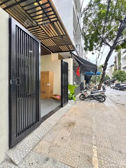 BÁN NHANH SIÊU PHẨM NHÀ ĐẸP MẶT TIỀN NGAY BẾN XE ĐÀ NẴNG