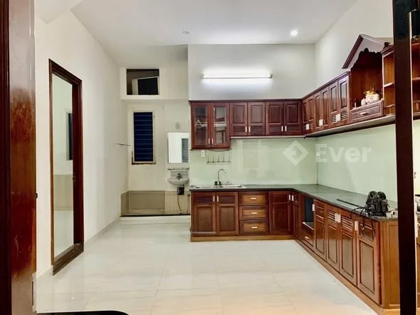 CHỦ CẦN BÁN GẤP - NHÀ HOÀNG THÚC TRÂM- HẢI CHÂU- GIẢM 300 TRIỆU. KHU VIP - MỚI ĐẸP - 10 M2 Ô TÔ TRÁN