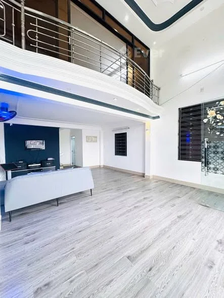 Nhà MT Trường Chinh- nơi đông dân kinh doanh sầm uất gần trường học, gần chợ