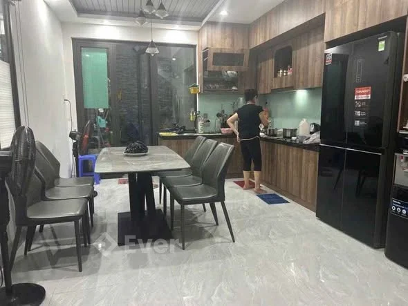 NHÀ 3 TẦNG – 3 MÊ LỆCH HIỆN ĐẠI TÔN ĐỨC THẮNG, OTO ĐẬU TRƯỚC NHÀ