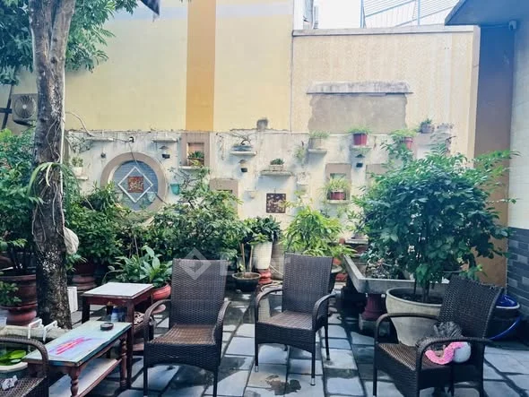 Biệt thự 3 tầng 455m2 ngang 15m full thổ cư.Vị trí : Ngã tư CMT8 - Nguyễn Hữu Thọ