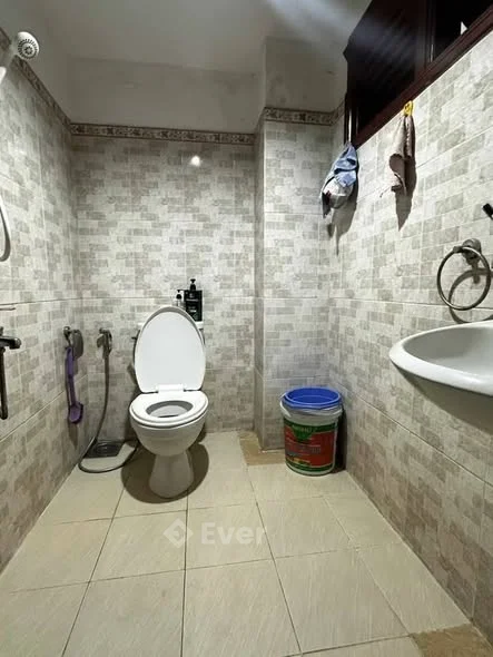 . BÁN NHÀ 2 TẦNG 2 MÊ MẶT TIỀN LÊ THIỆT Nhà 2 tầng 2 mê đúc 124 Lê Thiệt Công năng 3pn 3wc Dt 72m