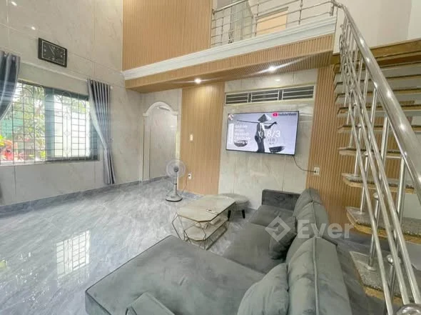 Chào bán căn nhà lửng đúc full nội thất kiệt 2m5 Hùng Vương