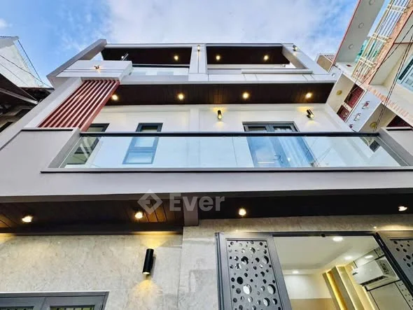 CHỦ VIỆT KIỀU GẤP BÁN LÚA NON NHÀ MÓNG 4 TẦNG NGANG 9X10M (NHÀ LÔ GÓC NGÃ 4) NHÀ 3.5 TẦNG