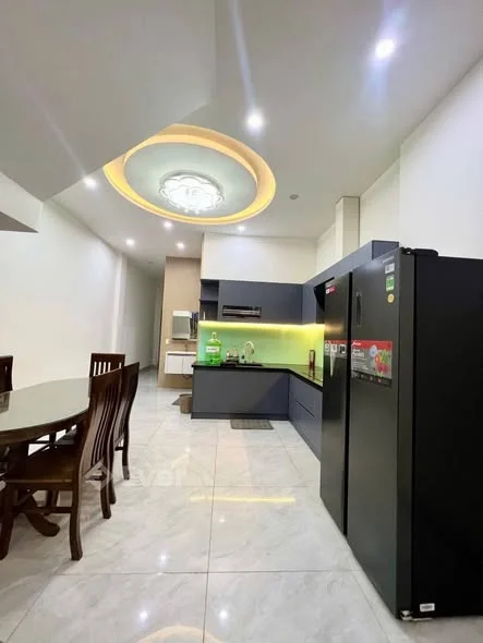 Chào bán căn nhà đẹp 3 tầng mặt tiền đường Lê Thạch đường 7m5, gần Tú Mỡ Dt 87,7m2