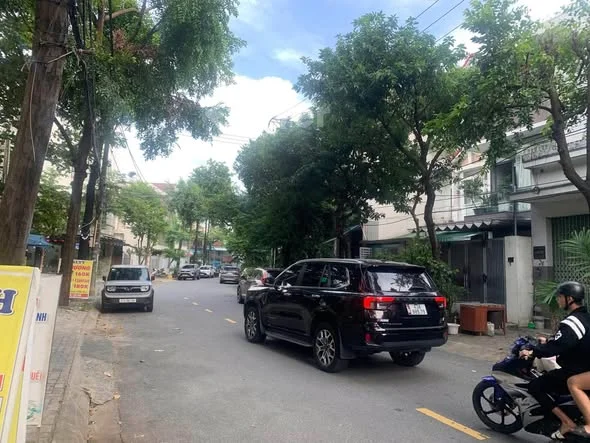 HIẾM BÁN – MẶT TIỀN LÊ VĂN ĐỨC – HÒA CƯỜNG Diện tích 90m² – 4.5 x 20 – Nhà 2 tầng – Giá chỉ 8.35 tỷ