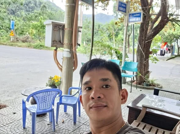 30 triệu .cho ace giúp mình Nhà sổ đỏ. gác lửng đúc 2 phòng ngủ. Có phòng ngủ dưới . Phòng thờ sân