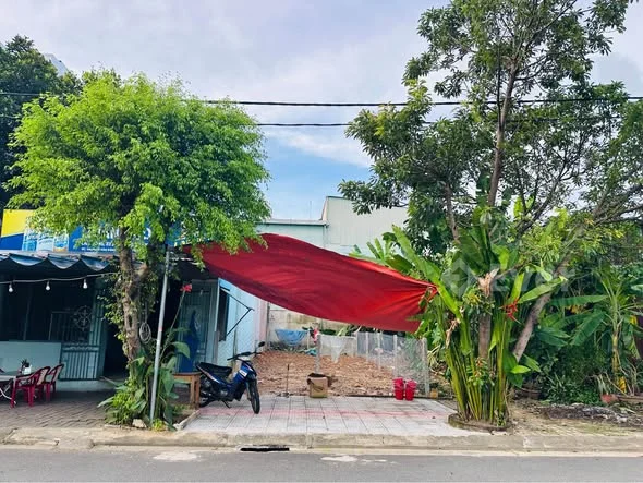 Bán đất trục kinh doanh Phan Văn Đáng - Gần Phạm Hùng - Hòa Xuân - DT: 90 m2 ( 5 x 18m ) - Hướng Nam