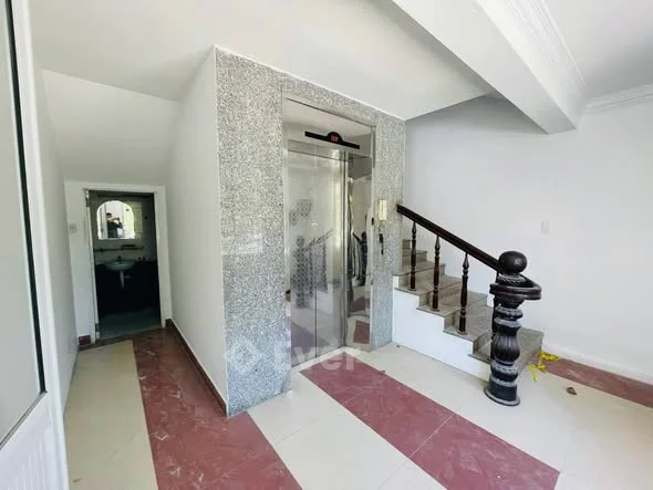 Cho thu.ê lô góc 4 tầng mặt tiền #PHAN #ĐĂNG #LƯU - ( ngang 5m , thang máy )