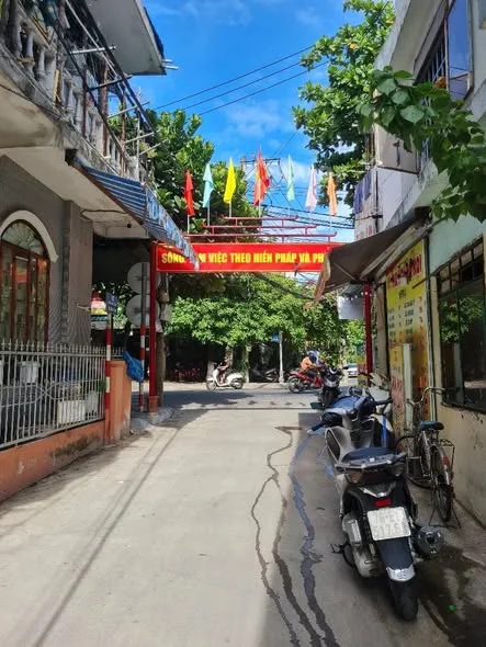 Siêu rẻ khu vực trung tâm - Chỉ hơn 49 triệu/ m2 - Bán đất tặng nhà 3 tầng Hà Huy Tập DT 160m2