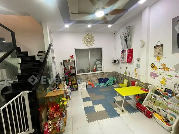 Nhà 2 tầng – Góc 2 mặt kiệt Cù Chính Lan, cách chỗ đậu ô tô chỉ 20m, gần Hà Huy Tập –