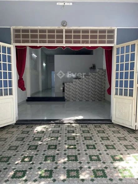 BÁN NHÀ ĐOÀN NGỌC NHẠC, HÒA XUÂN Vị trí: Đường 5m5, đối diện block thương mại