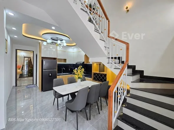 Chủ Gửi B.ÁN NHÀ NGUYỄN CHÁNH ĐƯỜNG ĐỔ NHỰA 7M LỀ 1M CÁCH BIỂN 300M