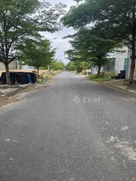 Chủ cần bán căn nhà 2 tấm ngay khu phố chợ điện dương , phường điện bàn đông , TP đà nẵng .