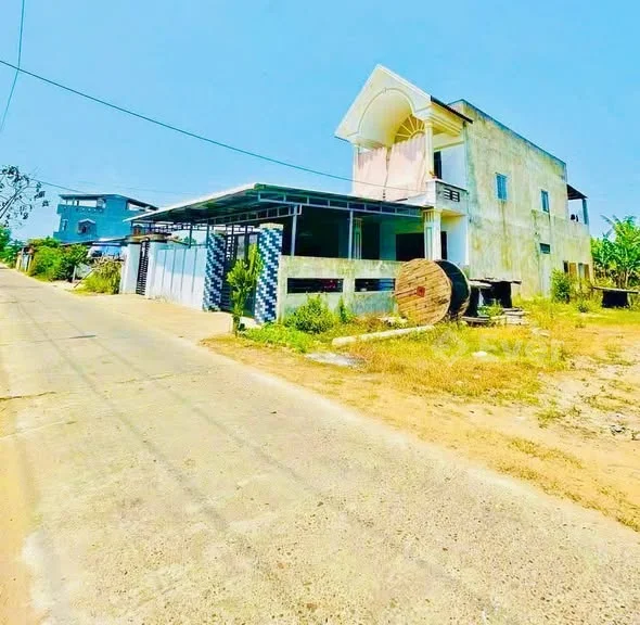 CHÍNH CHỦ bán lô góc 2 mặt tiền trung tâm Đại Hiệp, giá tốt 760 triệu Lô góc 2 mặt tiền thoáng, đẹp,