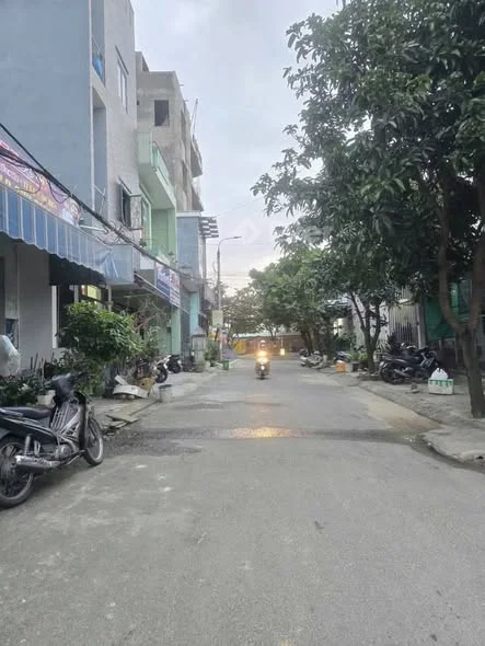 Bán nhà cấp bốn 23 Hoà Nam 4 sát con đg sầm uất Nguyễn Huy Tưởng.