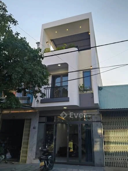 Chào bán căn nhà đẹp 3 tầng kiên cố Mt Lê Thạch đường 7m5, gần Tú Mỡ Dt 87,7m2(4,5*19,5) vuông vắn.