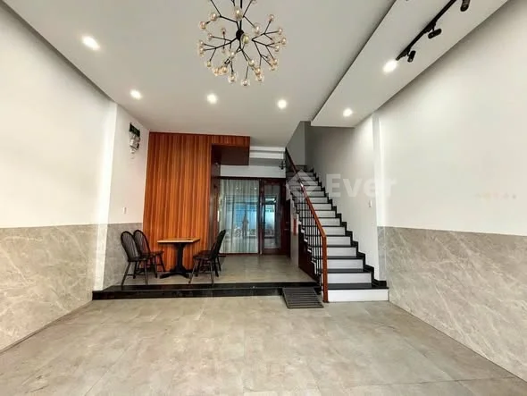 BÁN TOÀ NHÀ CĂN HỘ 4 TẦNG, THANG MÁY, MẶT TIỀN THẠCH LAM. DOANH THU 50 TRIỆU/THÁNG. GIÁ 16.X TỶ