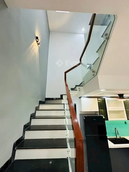 Chính chủ bán căn nhà 2tầng 2mê full đầy đủ nội thất chỉ dọn vào , kiệt ô tô rộng 5m