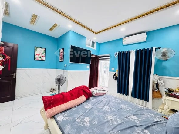 bán nhà 3 tầng mặt tiền đường 10m5 - An Khê - Đà NẵngDiện tích Nhà : 100m2 x 3 Tầng 3