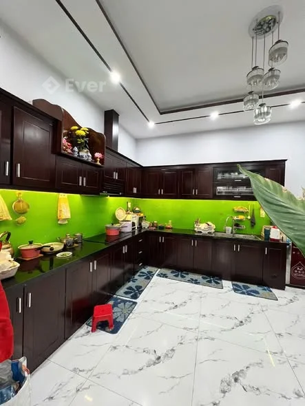 BÁN GẤP NHÀ MỚI ĐẸP, ĐƯỜNG Ô TÔ - Ô TÔ ĐỖ SÂN - NGAY ĐỐI DIỆN BỆNH VIỆN ĐA KHOA CẨM LỆ - 5 tỷ - 5.5m²