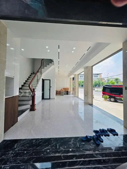 NHỈNH 17 TỶ SIÊU PHẨM BIỆT THỰ TRONG PHỐ NGUYỄN VĂN CỪDT 68M 6 TẦNG MẶT TIỀN 6M9NHÀ MỚI TINH