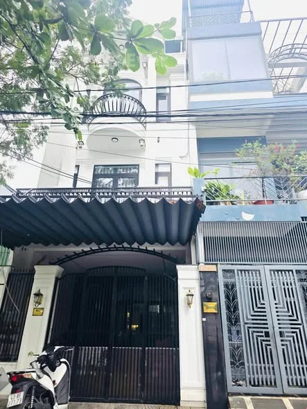 Bán nhà 3 tầng Phú Xuân 7 . Vị trí đầu đường gần trường học, gần chợ gần biển,, tiện ích đầy đủ Công