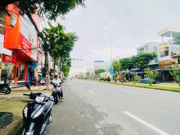 BÁN NHÀ MẶT TIỀN TÔN ĐỨC THẮNG Nhà 3 Tầng 3 Mê Mặt Tiền Tôn Đức Thắng