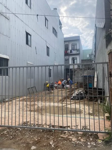 Chỉ 8tỉ , có thể kinh doanh cafe cóc ... TRẦN CAO VÂN - 2 MẶT KIỆT – sát hải châu , Trung tâm thành