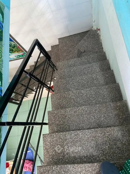 Sơn Trà , Nhà 2 Tầng, 98m2, kiên cố, gần đường chính, gần bãi tắm. hàng chính chủ chỉ 3,x tỷ.