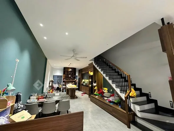 NHÀ 3 TẦNG ĐẸP – KHU VIP HOÀ XUÂNHướng Đông Nam – View công viên