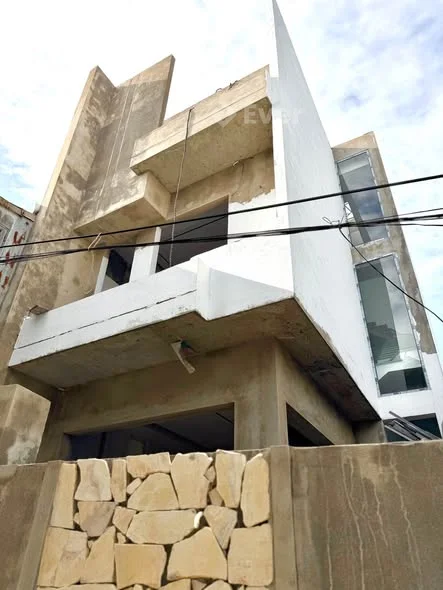 Chỉ 20 ngày nữa bàn giao Nhà có sân vườn xây Mới Hải Châu - cách Sông Hàn 400m . Cách Biển Nguyễn Tấ