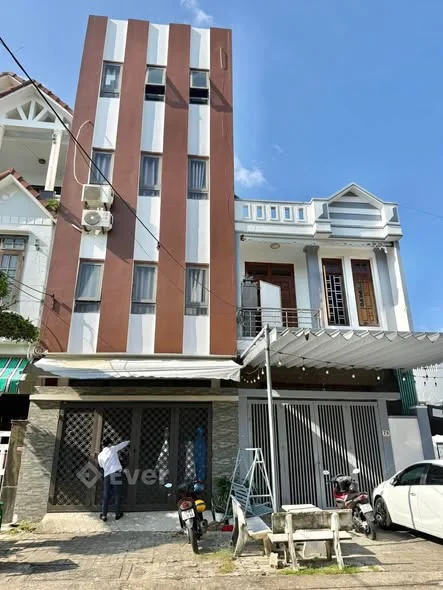 BÁN GẤP TÒA CĂN HỘ 4 TẦNG MT TRƯƠNG VĂN HIẾN - BIỂN SƠN THỦY – GIÁ 9,X TỶ. DT đất: 90m² (5×18).