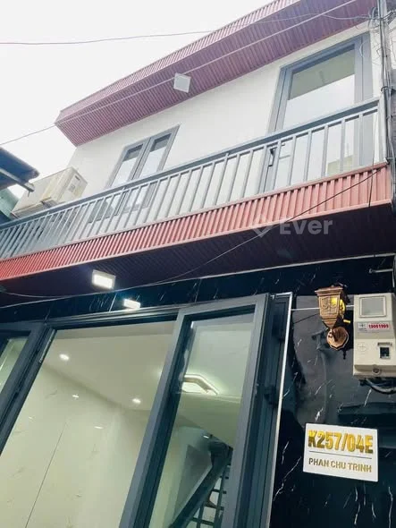 2 tỷ 390 triệu ( TL nhẹ) Thông tin chi tiết Nhà 2 tầng kiên cố, sạch sẽ tại K257 Phan Châu Trinh