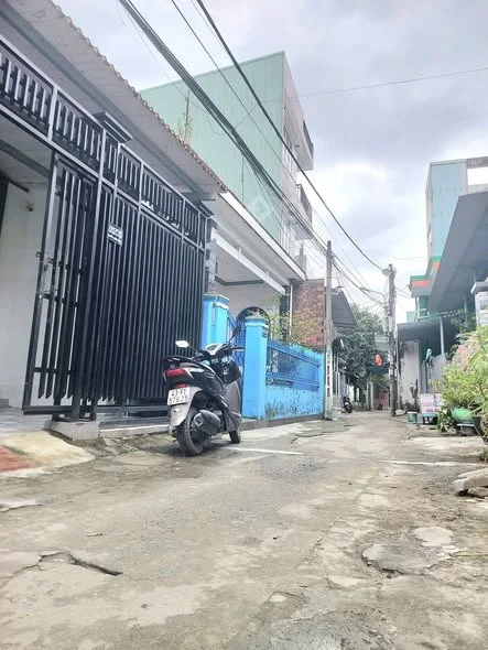 NHÀ CẤP 4 KIÊN CỐ – KIỆT Ô TÔ THÔNG Địa chỉ: Kiệt 925 Nguyễn Lương Bằng, phường Hải Vân