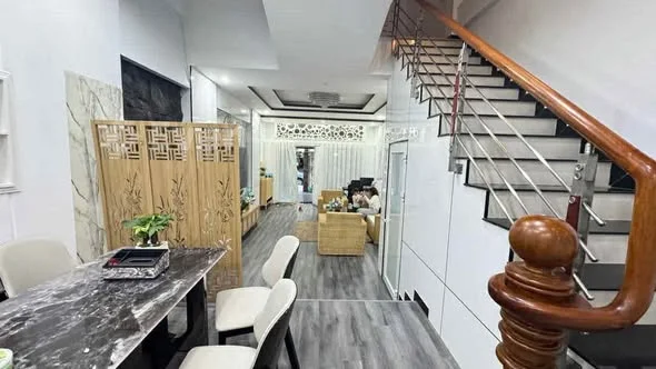 GIẢM 200TR – NHỈNH 11 tỷ- Nhà 2 tầng mặt tiền Ỷ Lan Nguyên Phi – 90m² – Hòa Cường Đường 7.5m