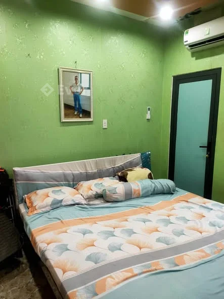 Chính chủ cần tiền bán nhà 4 Tầng mặt tiền đường Trần cao Vân . diện tích 50m x 4 tầng